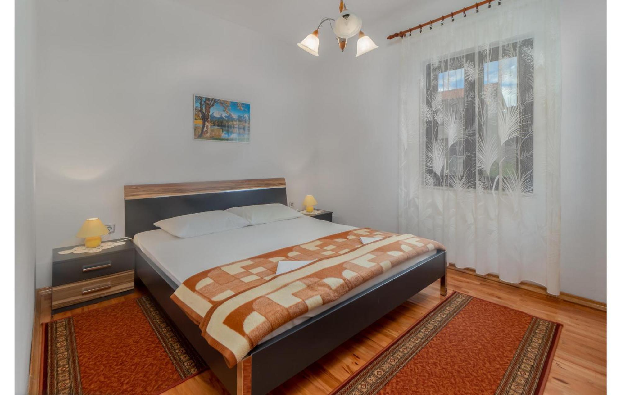 3 Bedroom Awesome Apartment In Novi Vinodolski Bagian luar foto